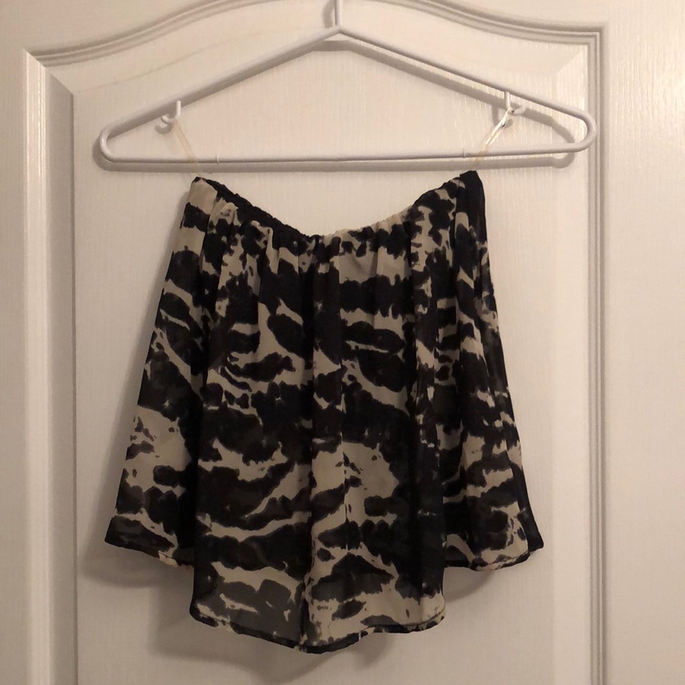 Sleeveless crop top